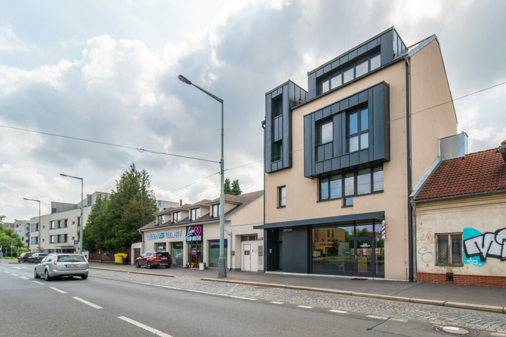 prodej nemovitosti u rušné cesty šárka sabová realitní makléř praha